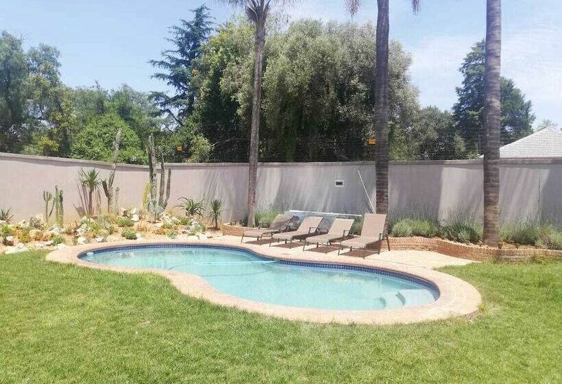 پانسیون Atlantic Pearl Guest House Rivonia