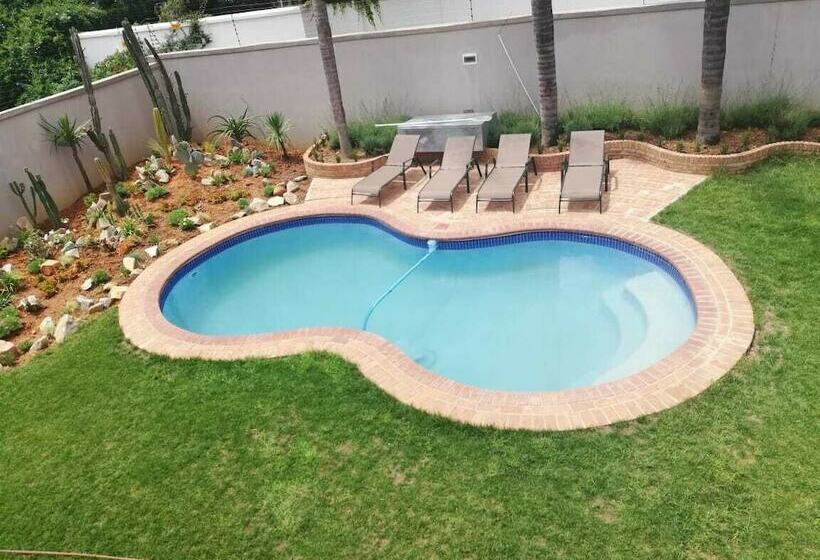 پانسیون Atlantic Pearl Guest House Rivonia