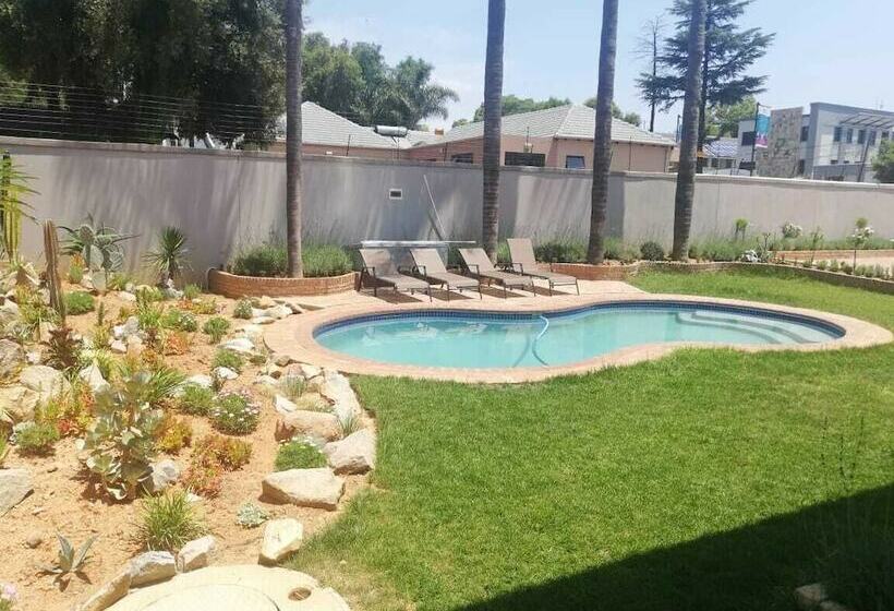 پانسیون Atlantic Pearl Guest House Rivonia