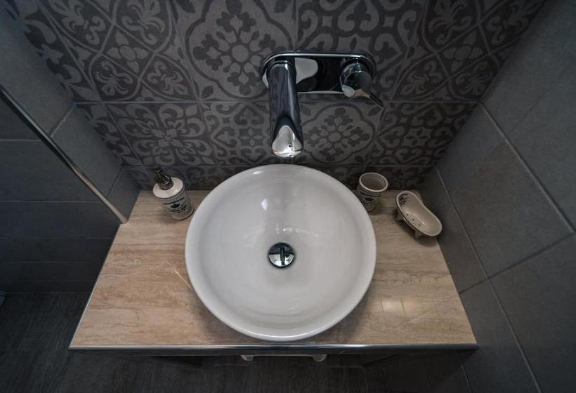 פנסיון Meropi Rooms