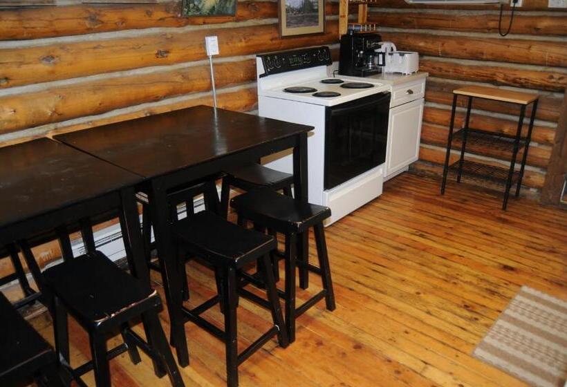 Yellowstone Motel   Adults Only   All Rooms Have Kitchens