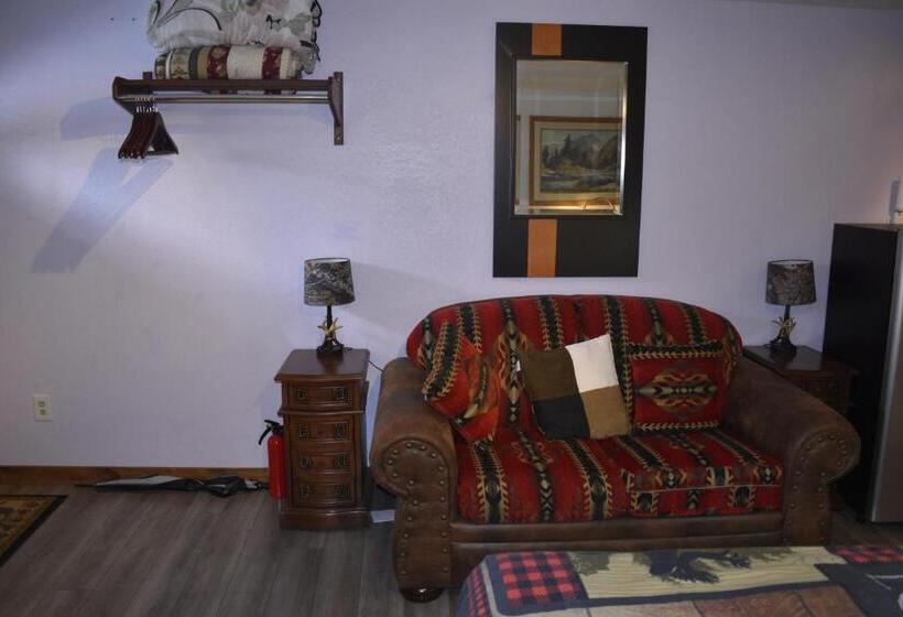 Yellowstone Motel   Adults Only   All Rooms Have Kitchens