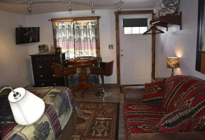 Yellowstone Motel   Adults Only   All Rooms Have Kitchens