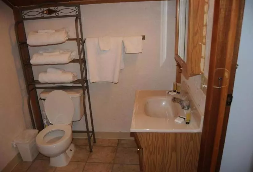 Yellowstone Motel   Adults Only   All Rooms Have Kitchens