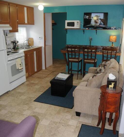 Yellowstone Motel   Adults Only   All Rooms Have Kitchens