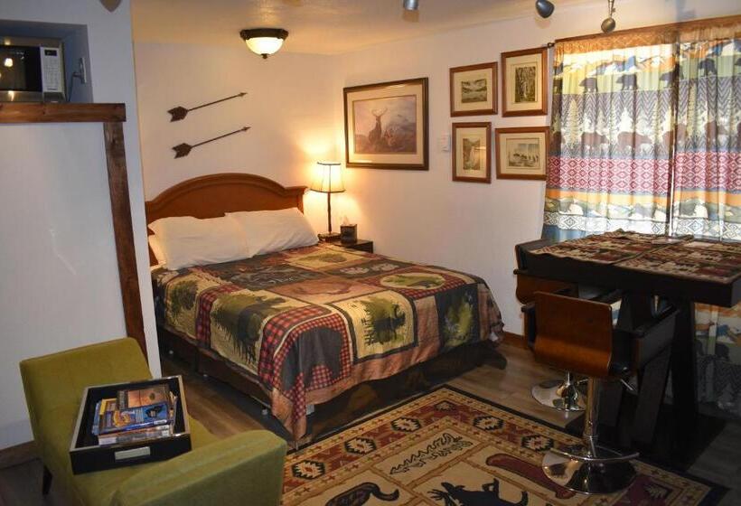 Yellowstone Motel   Adults Only   All Rooms Have Kitchens