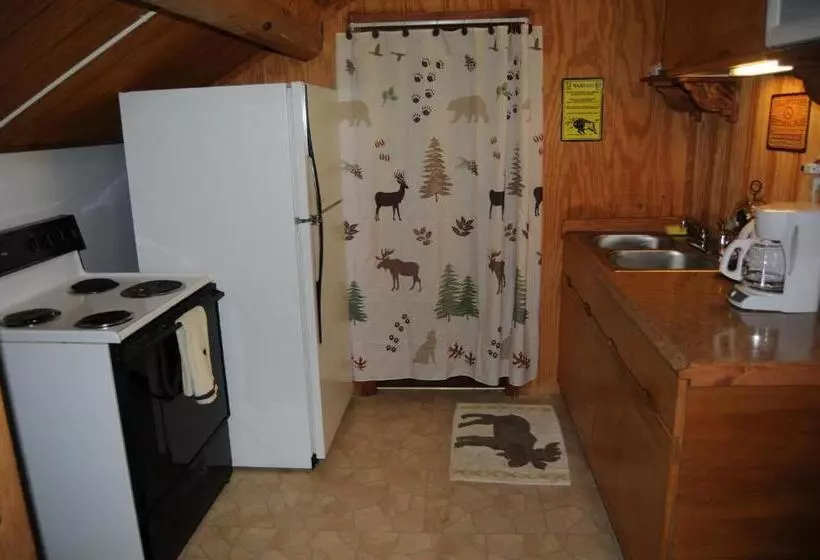 Yellowstone Motel   Adults Only   All Rooms Have Kitchens