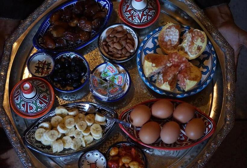 تختخواب و صبحانه Berber Nomad Kasbah