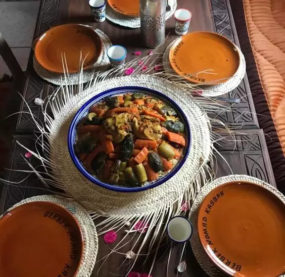تختخواب و صبحانه Berber Nomad Kasbah
