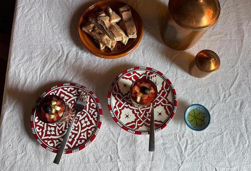 تختخواب و صبحانه Berber Nomad Kasbah