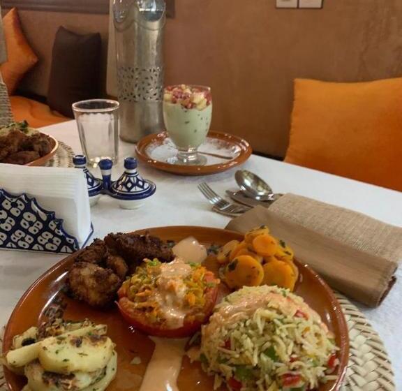 تختخواب و صبحانه Berber Nomad Kasbah