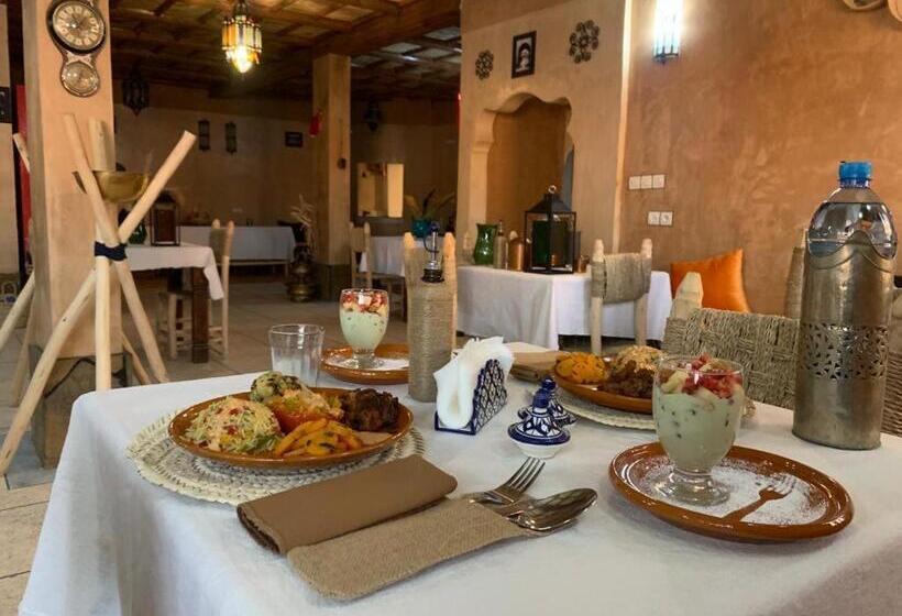 تختخواب و صبحانه Berber Nomad Kasbah