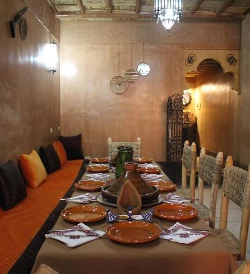 تختخواب و صبحانه Berber Nomad Kasbah