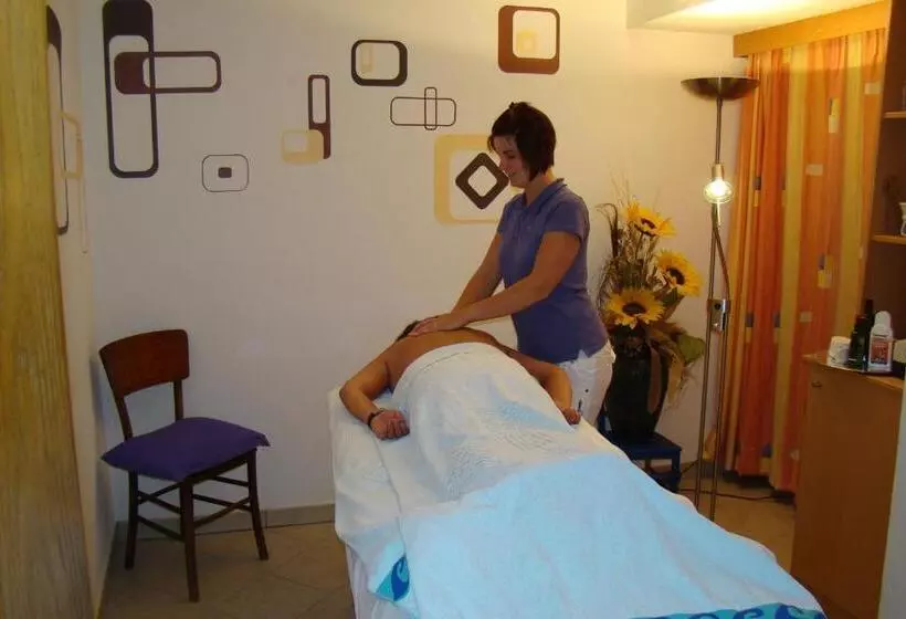 Aamiaismajoitus (B&B) Pension Villa Claudia Augusta
