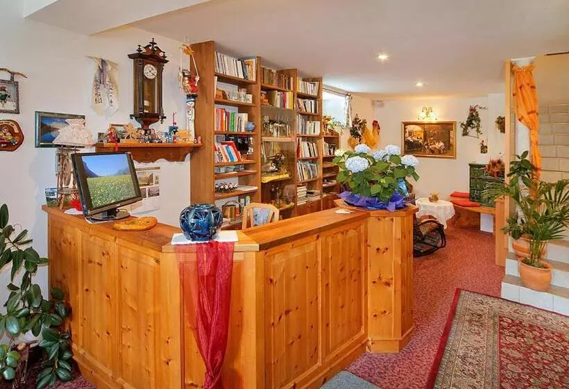 Aamiaismajoitus (B&B) Pension Villa Claudia Augusta