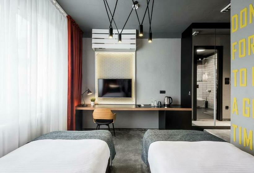 هتل 7 Rooms Suites