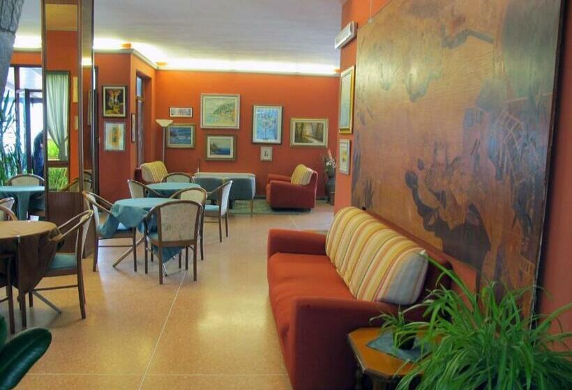 בית מלון כפרי Capo Noli