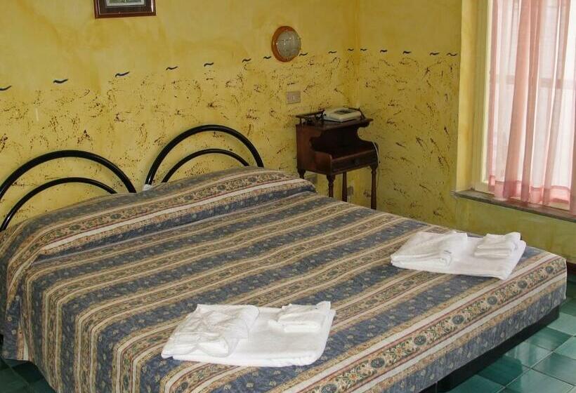 בית מלון כפרי Capo Noli