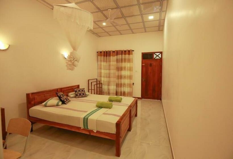 בית מלון כפרי Julia Safari Inn