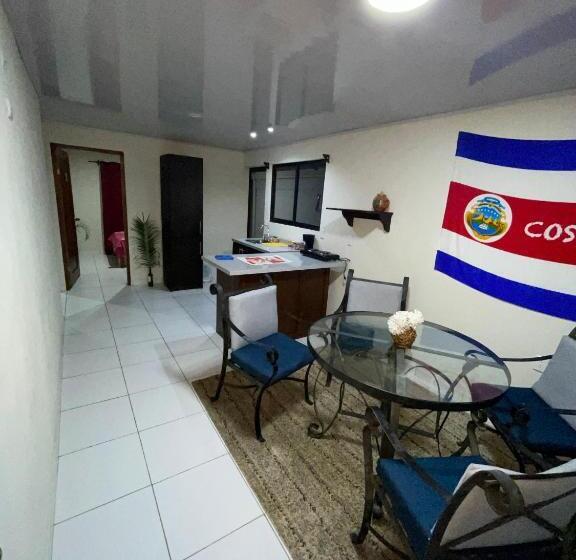 بنسيون Around Juan Santa María