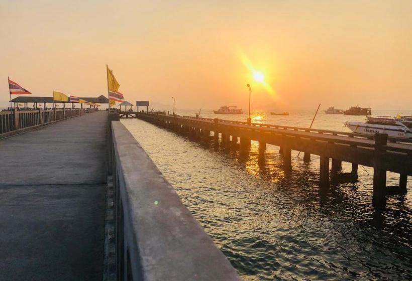 The Best Hostel Koh Payam