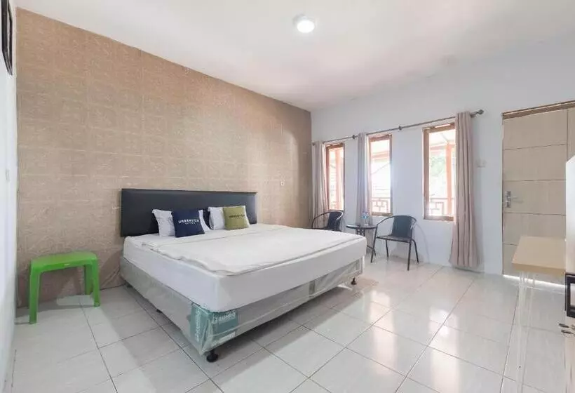 Urbanview Hotel D Pineapple Villa Ciater By Reddoorz