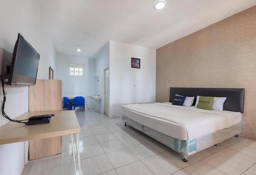 Urbanview Hotel D Pineapple Villa Ciater By Reddoorz