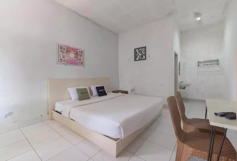 Urbanview Hotel D Pineapple Villa Ciater By Reddoorz
