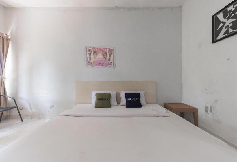 Urbanview Hotel D Pineapple Villa Ciater By Reddoorz