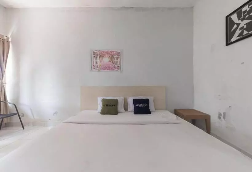 Urbanview Hotel D Pineapple Villa Ciater By Reddoorz