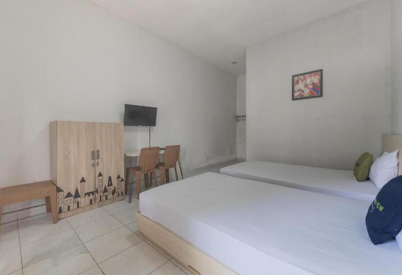 Urbanview Hotel D Pineapple Villa Ciater By Reddoorz