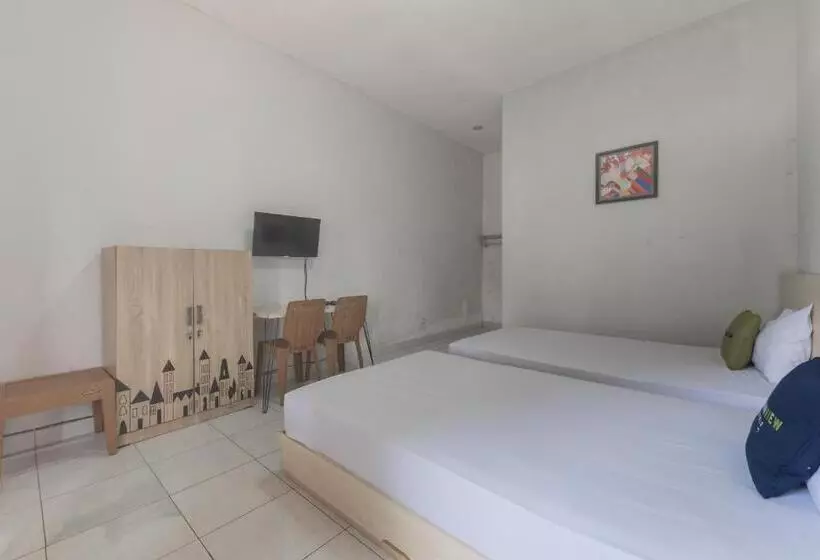 Urbanview Hotel D Pineapple Villa Ciater By Reddoorz