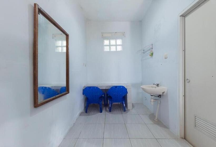 Urbanview Hotel D Pineapple Villa Ciater By Reddoorz