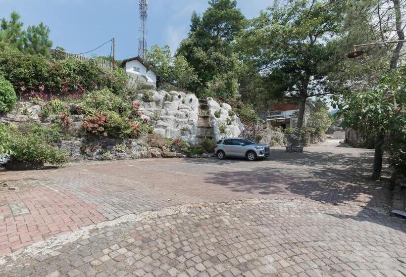 Urbanview Hotel D Pineapple Villa Ciater By Reddoorz