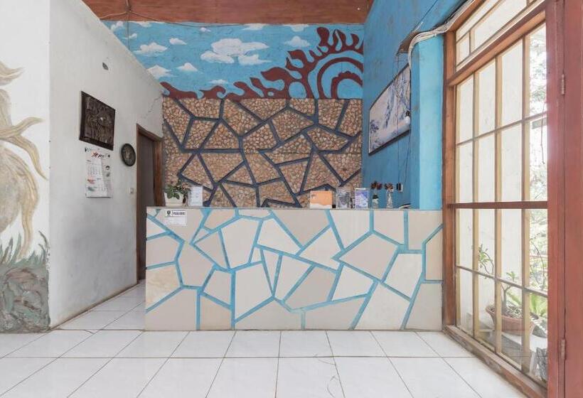 Urbanview Hotel D Pineapple Villa Ciater By Reddoorz