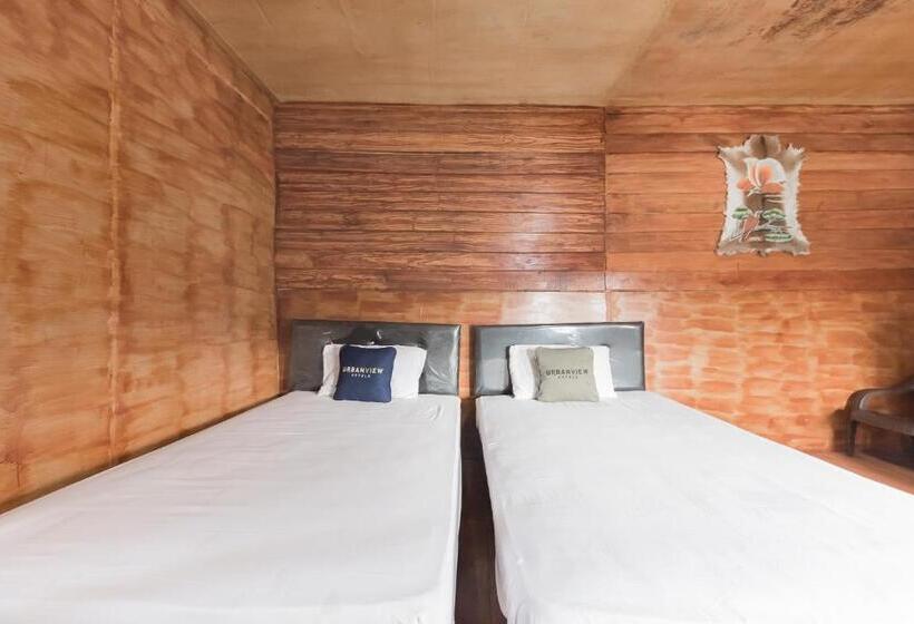 Urbanview Hotel D Pineapple Villa Ciater By Reddoorz