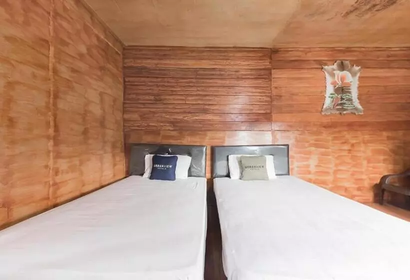 Urbanview Hotel D Pineapple Villa Ciater By Reddoorz