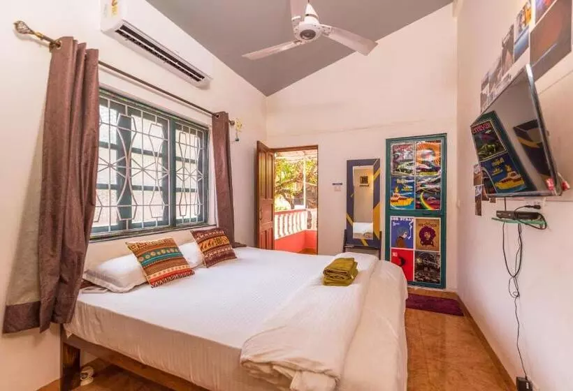 U.r.d.ki Hostel
