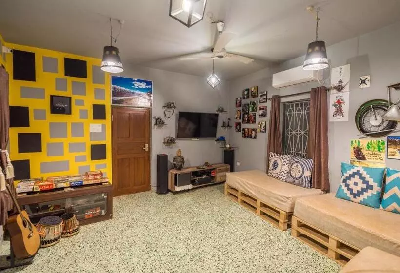 U.r.d.ki Hostel