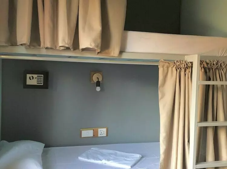 Aqua Hostel
