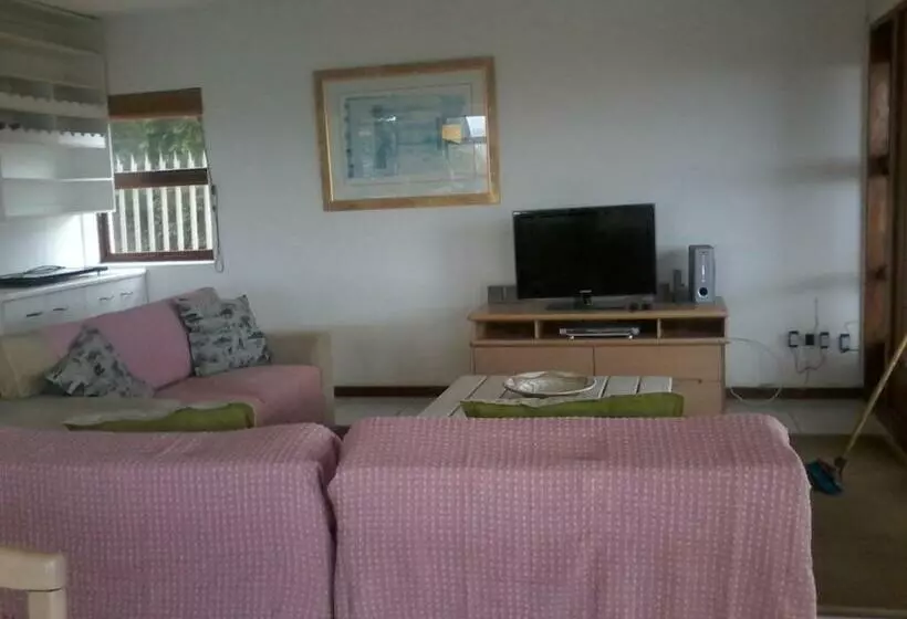 تختخواب و صبحانه 4 Carnoustie House