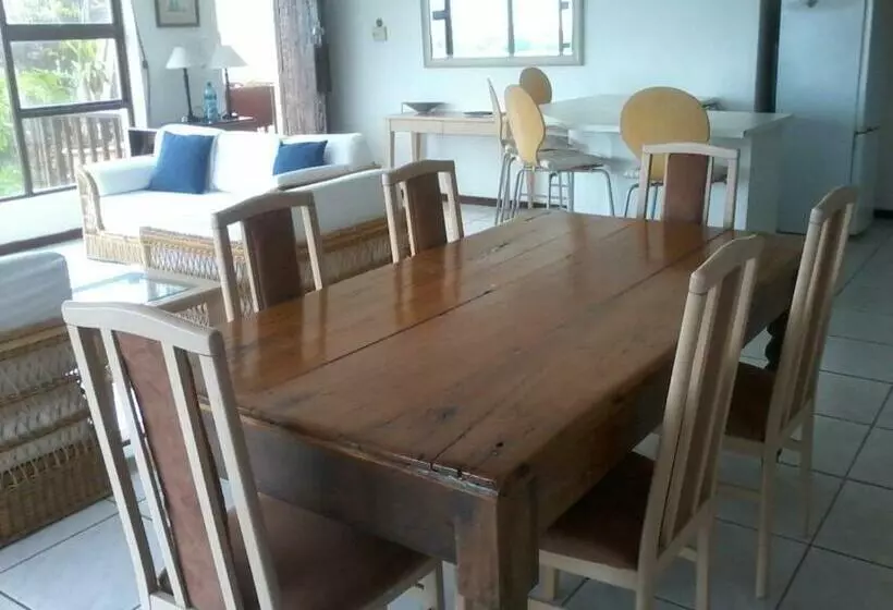 تختخواب و صبحانه 4 Carnoustie House