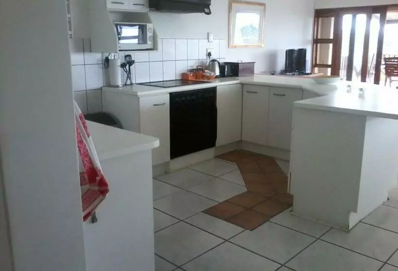 تختخواب و صبحانه 4 Carnoustie House