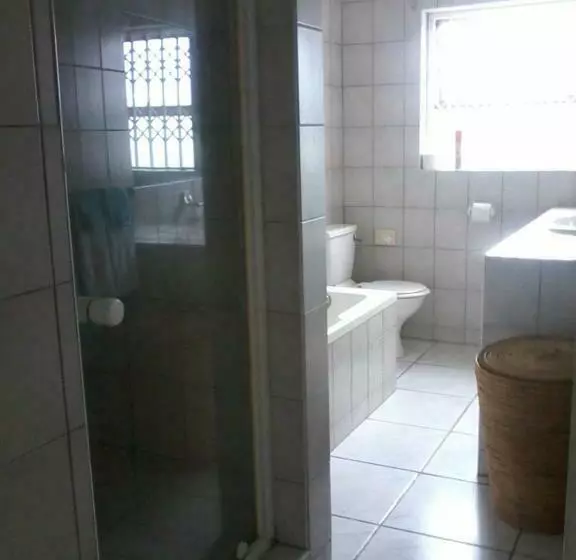 تختخواب و صبحانه 4 Carnoustie House