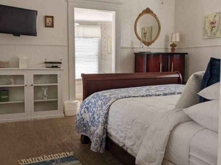 민박 Old Powder House Inn