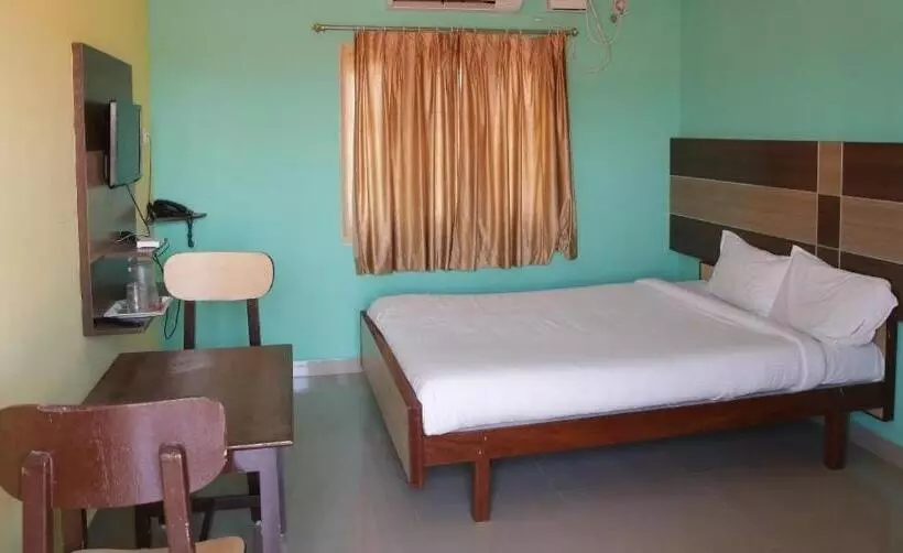 ホテル Sri Murugan Guest House
