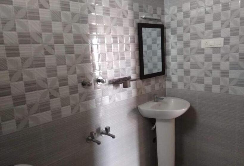 فندق Sri Murugan Guest House