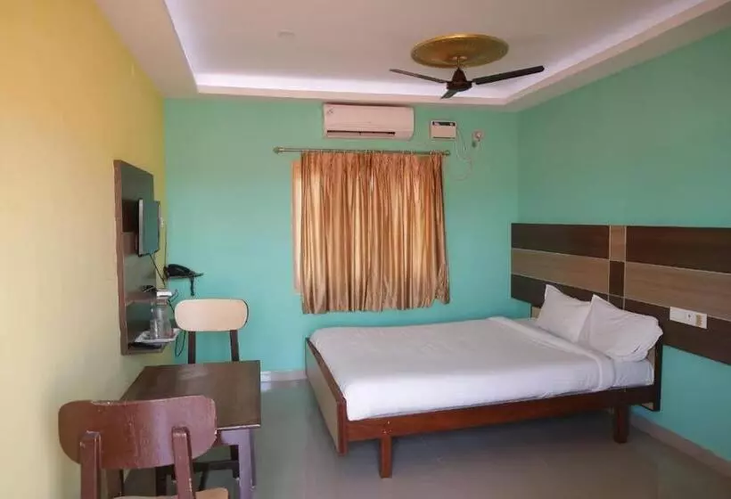 ホテル Sri Murugan Guest House