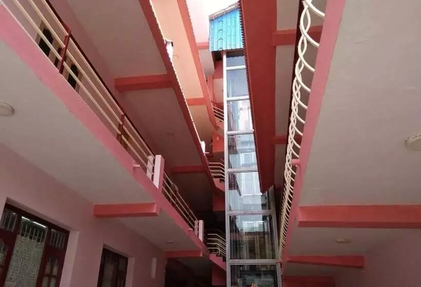 ホテル Sri Murugan Guest House