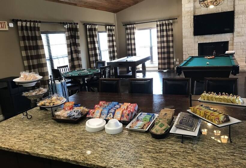 Otel The Lodge At Kenedy